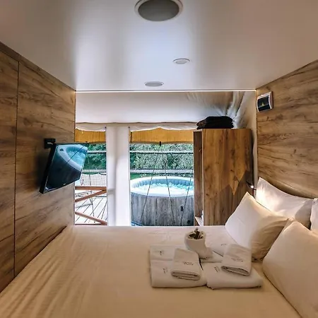 Luxury Tree House Apartment *